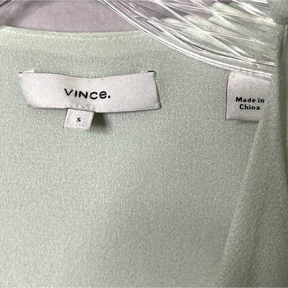 Vince Shirred Silk Blouse Womens Size Small Draped Front Light Green Long Sleeve - Picture 5 of 12